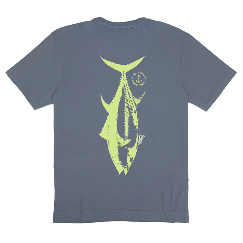 foto de camiseta manga corta índigo con el diseño del atún de made intarifa