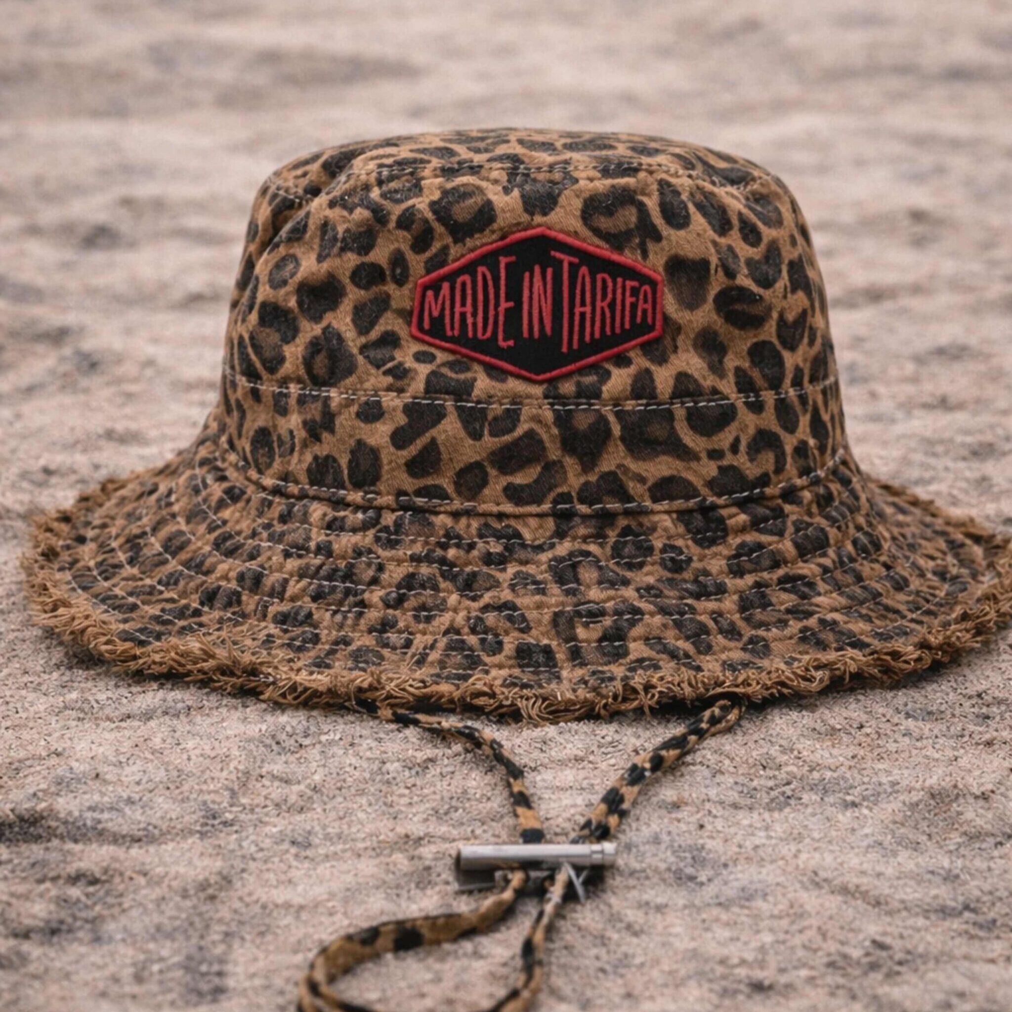 Sombrero animal print madeintarifa cuño rojo y verde