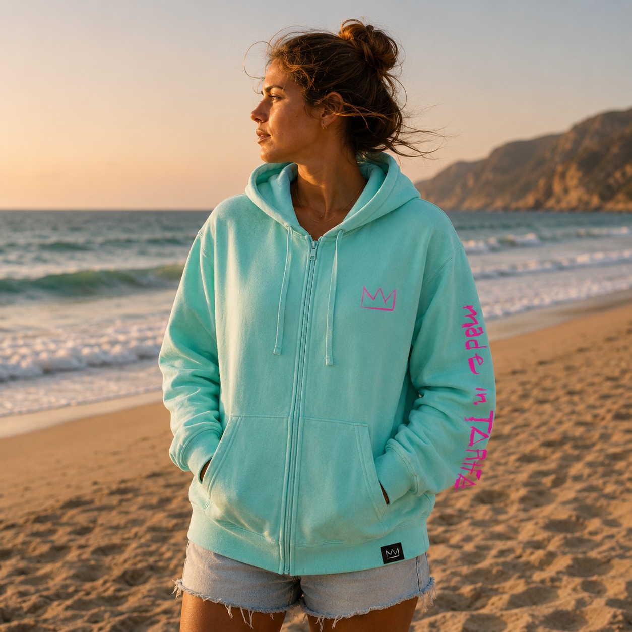 sudaderas cremallera con capucha surfera azulwave con corona rosa fluorescente en laplaya madeintarifa